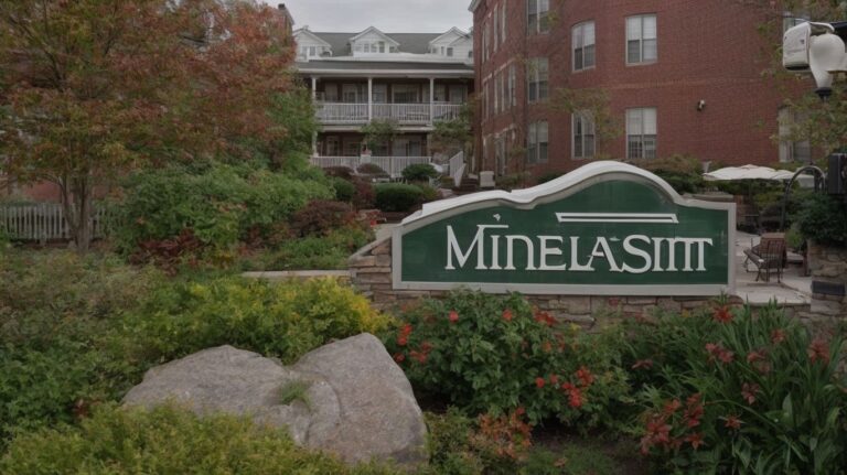 Best Retirement Homes in Mineola, New York